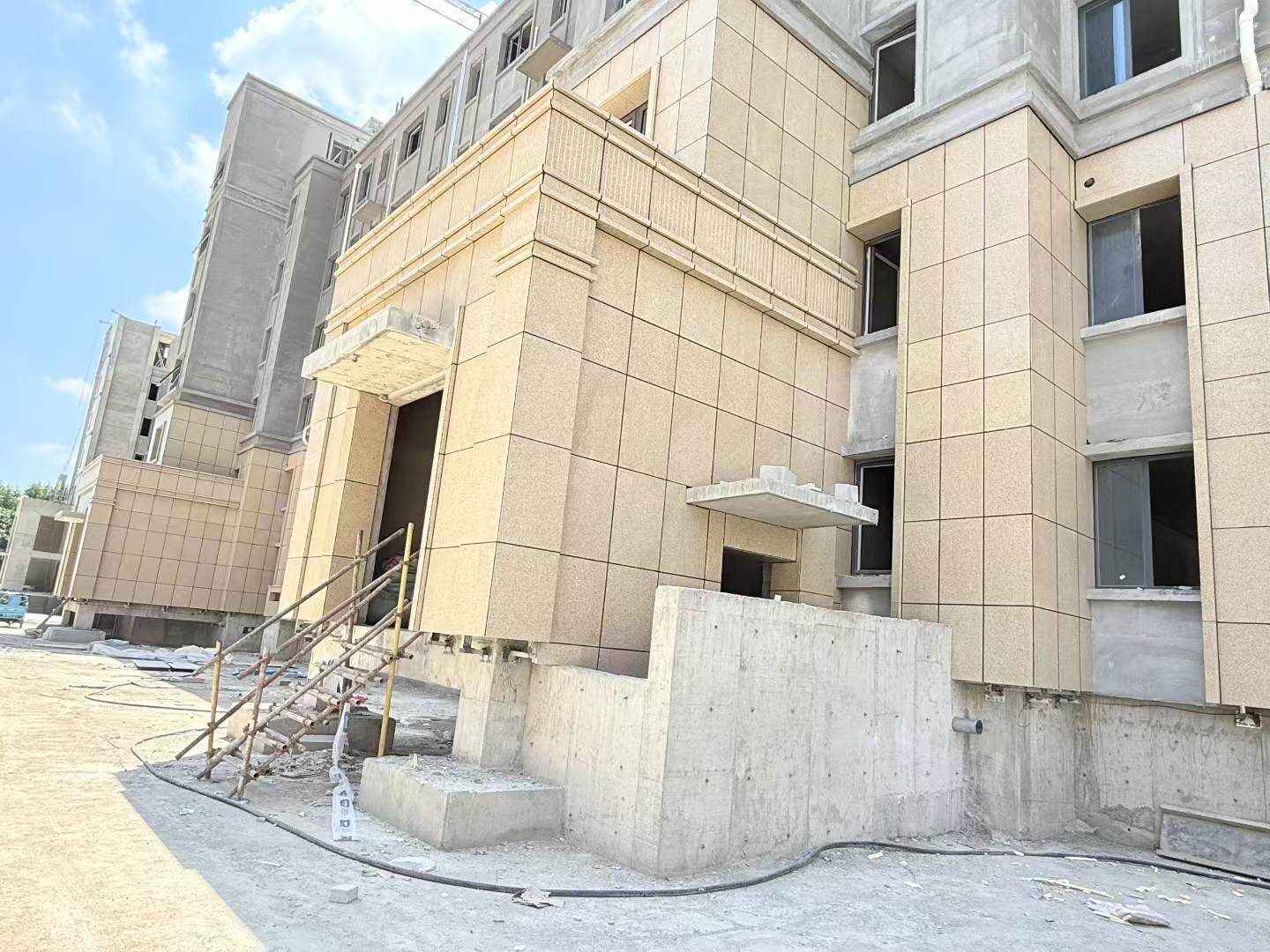 三明 黄金麻干挂，工地实拍