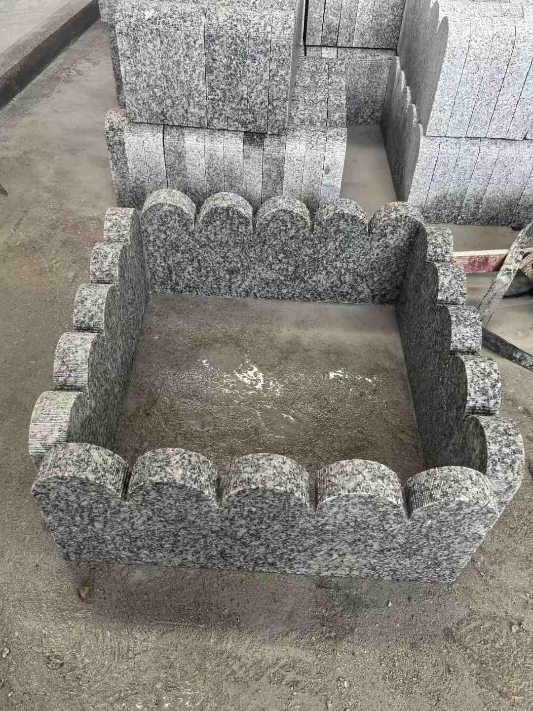 三明 花边石、花坛围栏石、花池界石、菜园栅栏石、镶边石、波浪状界石介绍