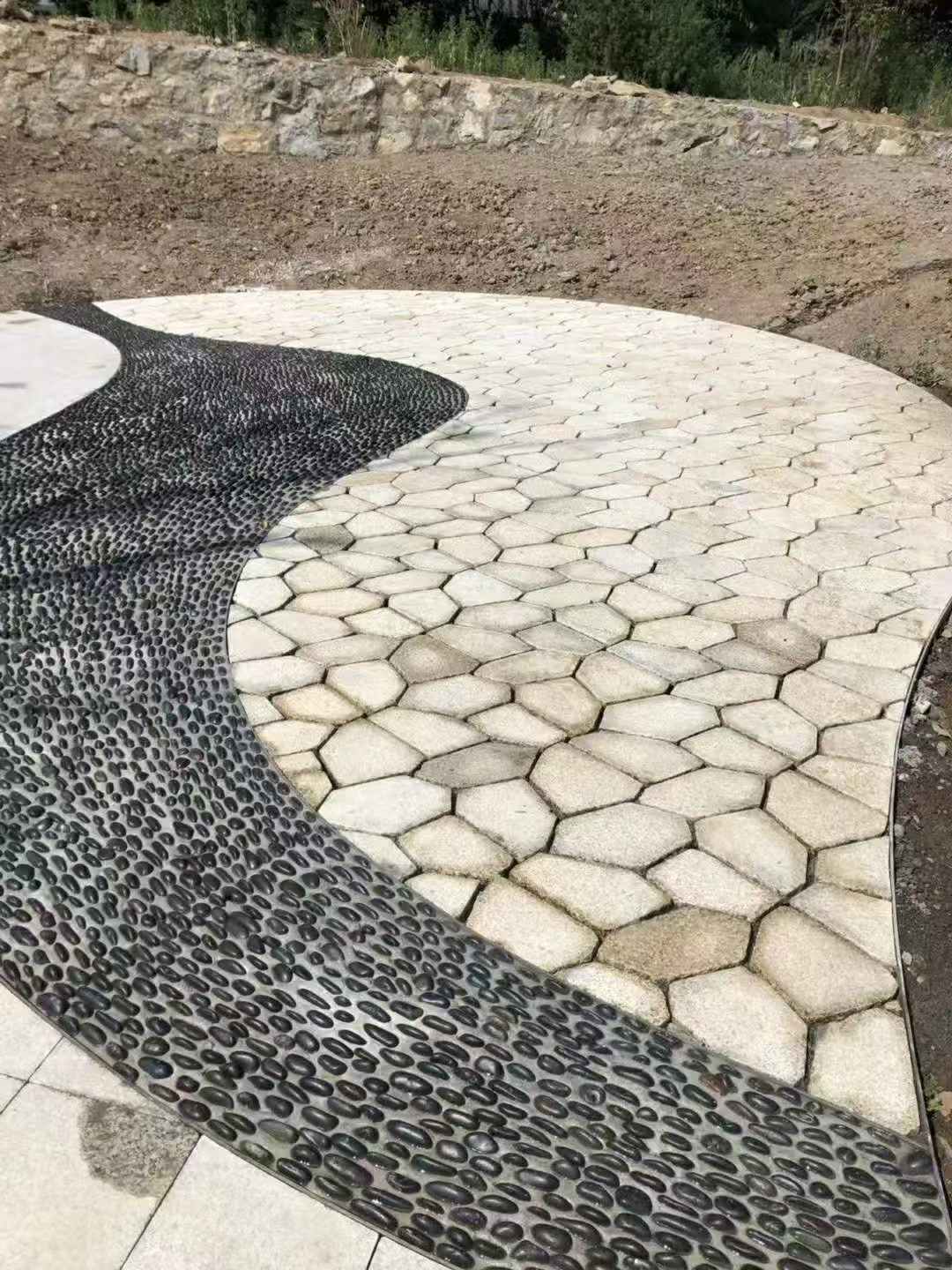 三明 黄金麻冰裂缝室外铺装效果完美展示